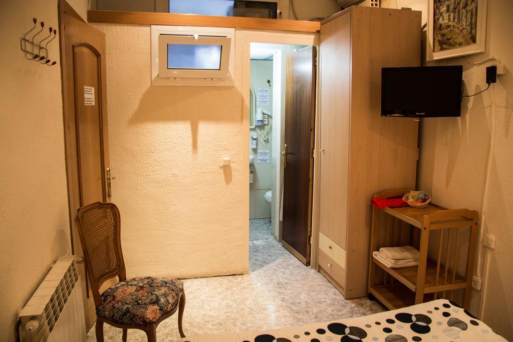 Hostal Aribau 巴塞罗那 外观 照片