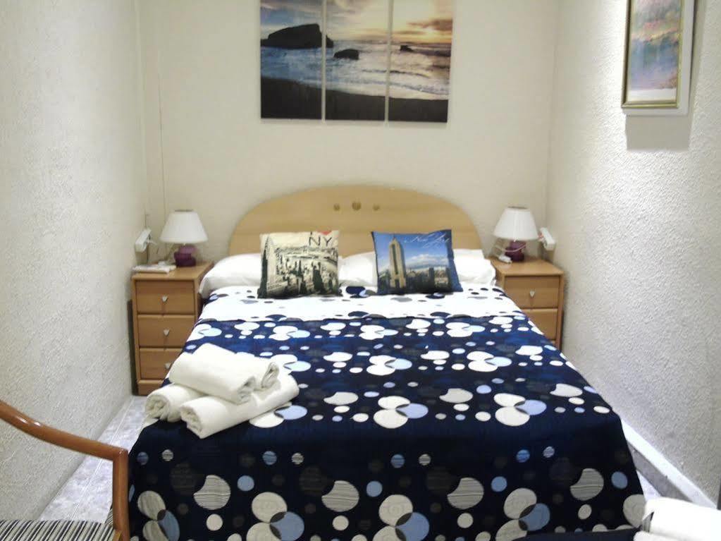 Hostal Aribau 巴塞罗那 外观 照片