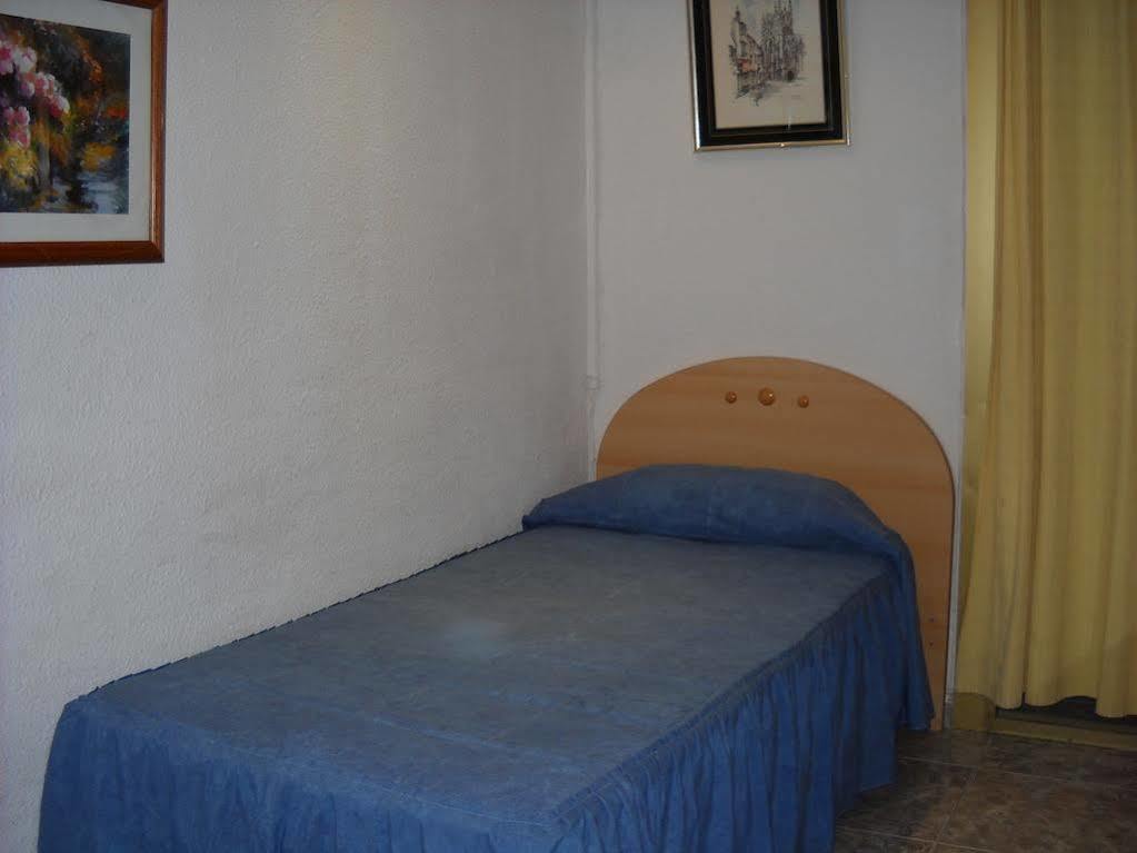 Hostal Aribau 巴塞罗那 外观 照片