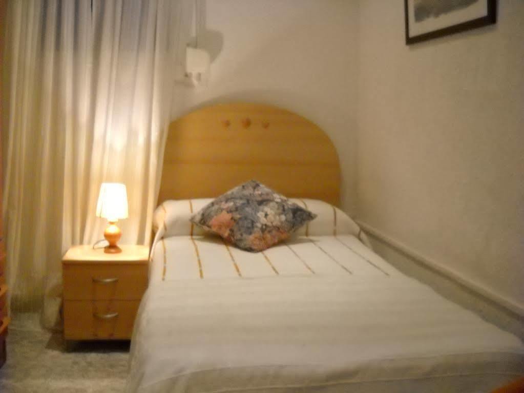 Hostal Aribau 巴塞罗那 外观 照片